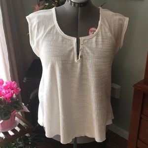 Willy Jay’s White Top